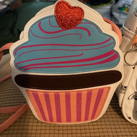 Claire backpack small 8 x 10 - Picture 2 of 5